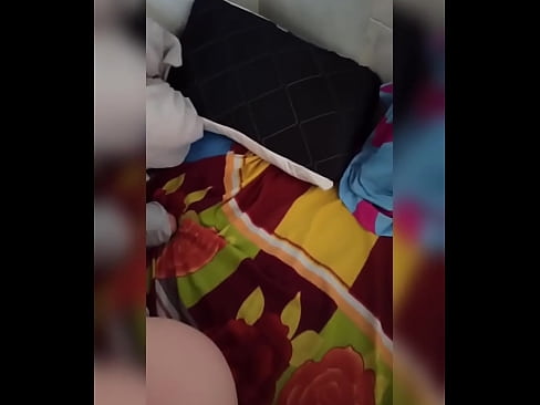 ❤️ Mano kambariokė lieka namuose viena, nes jos vyras atostogauja, o aš pasinaudoju proga ją išdulkinti ir užpildyti jos užpakalį pienu ️ Anal video prie lt.klassikaprint.ru